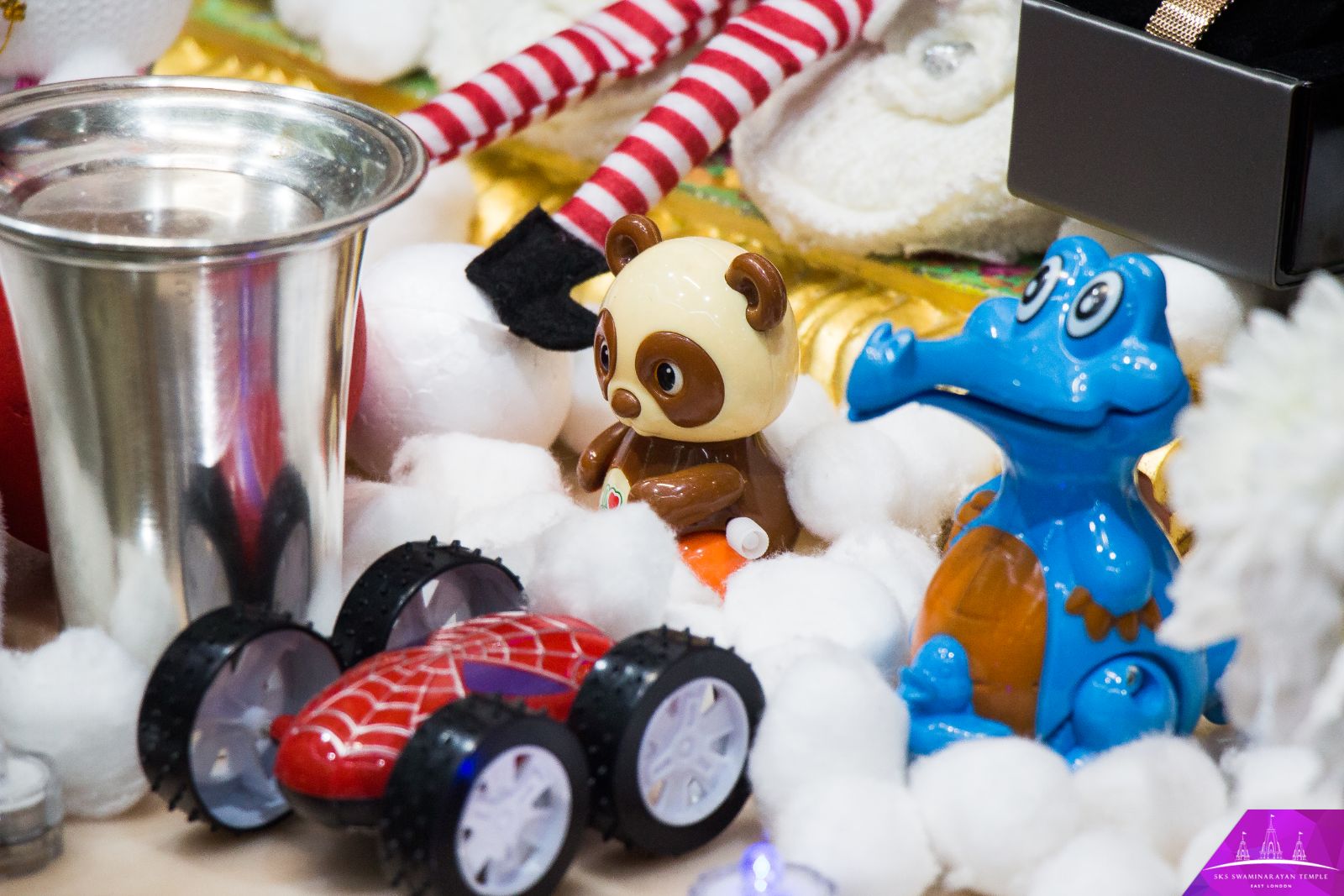 ©1987-2017 SKS Swaminarayan Temple East London